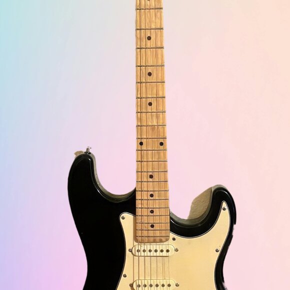 Behringer 6 String Electric Guitar - Picture 2 of 4